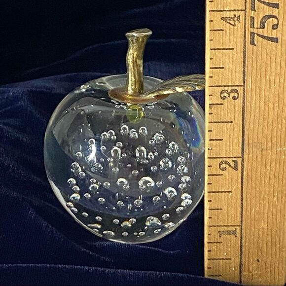 WT Art Vintage Clear Bubbled Glass Apple Paper Weight - Picture 7 of 8